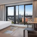 ホテル By Marriott Linate