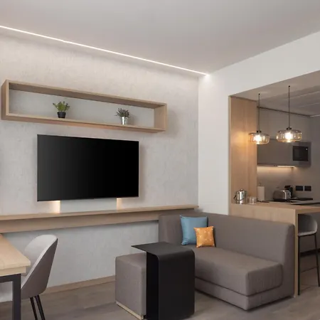 Hotel By Marriott Linate